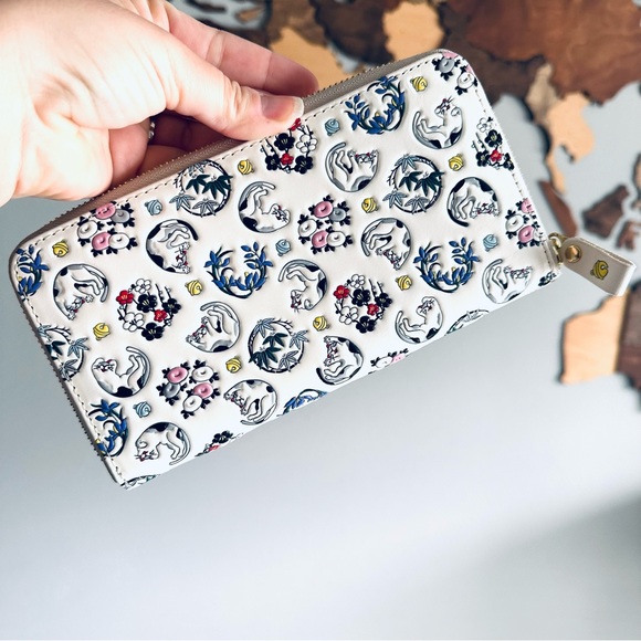 Bunkoya Oozeki Asakusa Yuzen Cat Nibi Iro Long Japan Floral Embossed Wallet - Picture 11 of 11